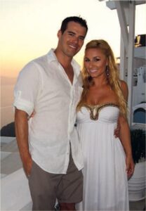 Alexis-DelChario-With-Husband